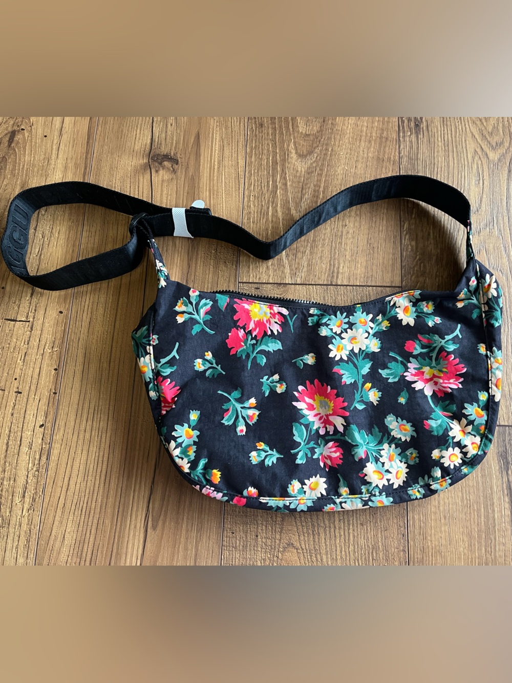 BAGGU Laura Ashley Medium Crescent Bag BNWT - Picture 2 of 9